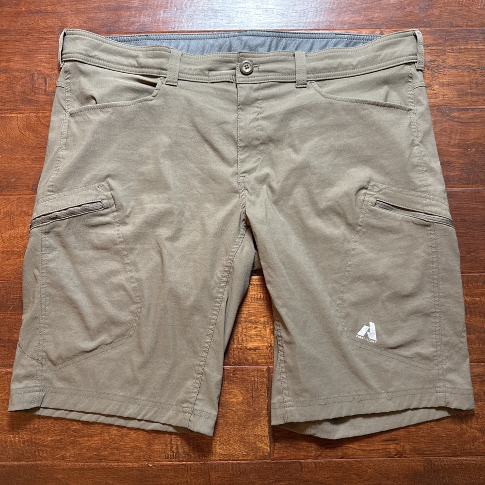 Eddie Bauer Short Mens 42 First Ascent Guide Pro Hiking Stretch Zip Cargo Brown